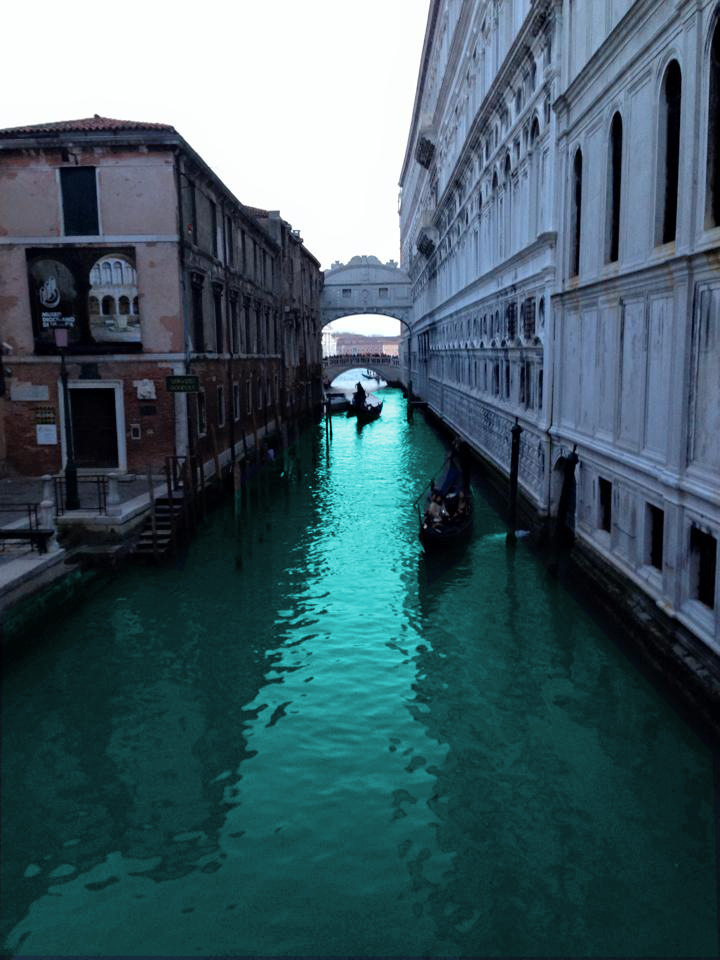 Venedik'te bir kanal