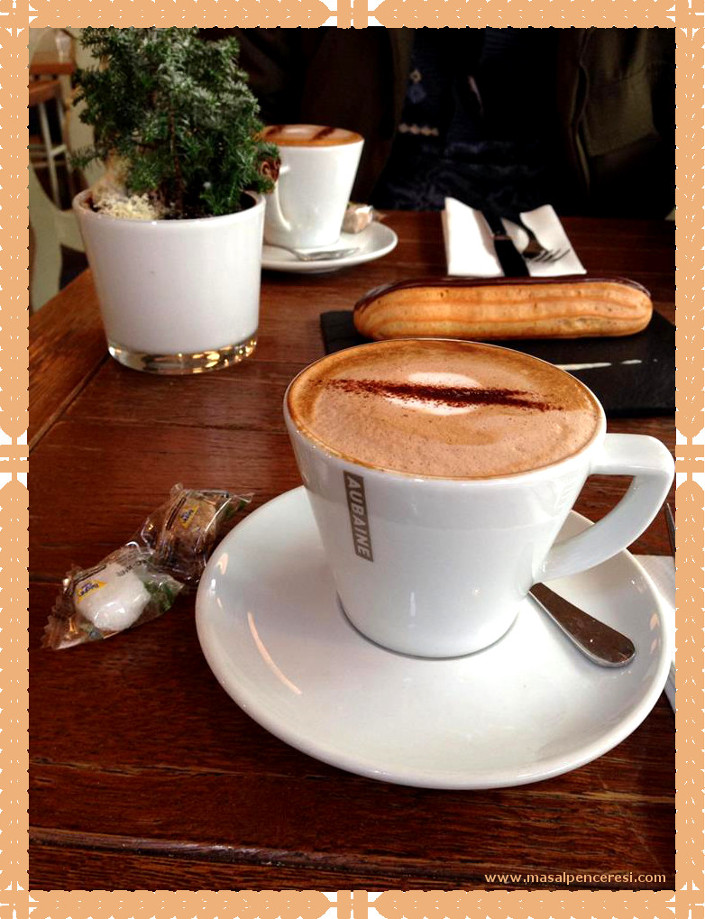 Cafe Aubaine'de kahve molası- Kensington High Street